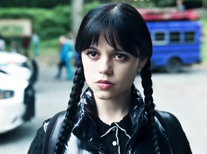 How to Dress Like Wednesday Addams (S2 E3)